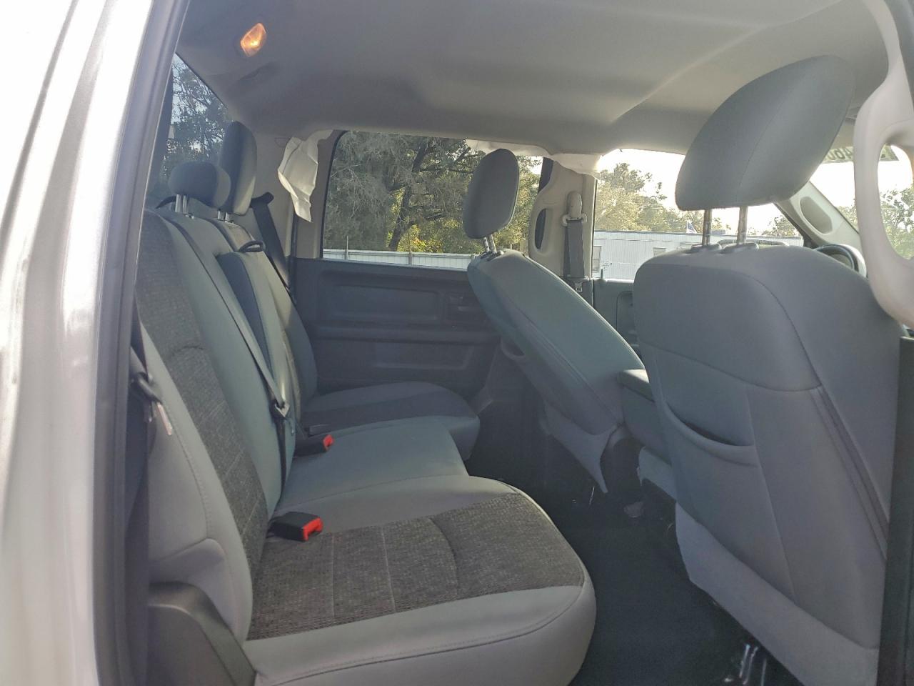 2019 RAM 1500 CLASSIC TRADESMAN photo 19