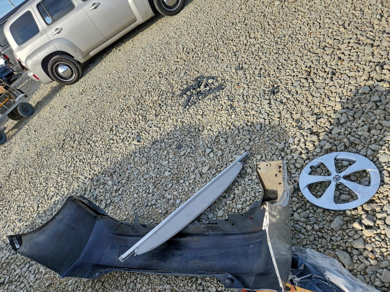 2014 TOYOTA PRIUS photo 12