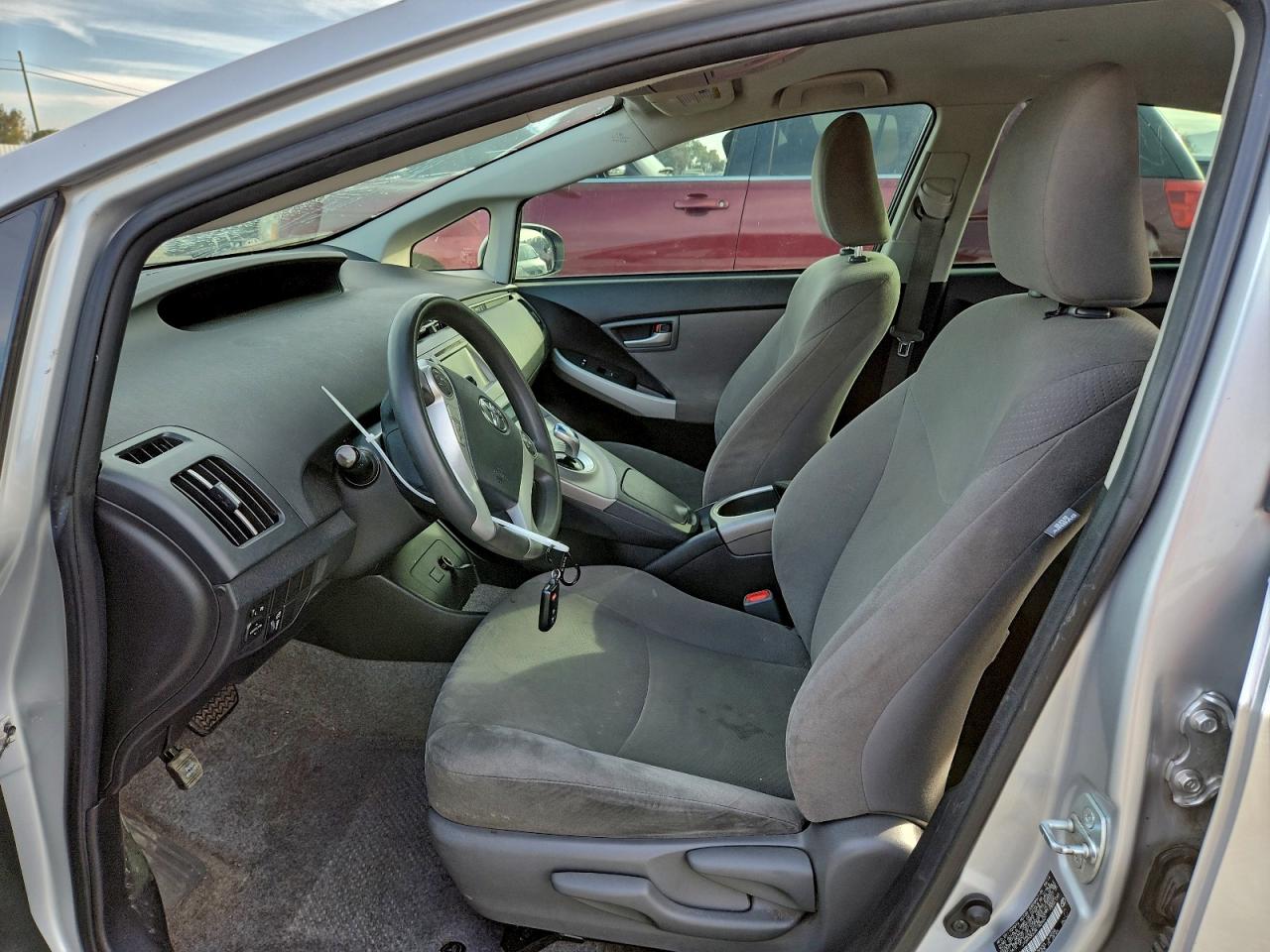 2014 TOYOTA PRIUS photo 7