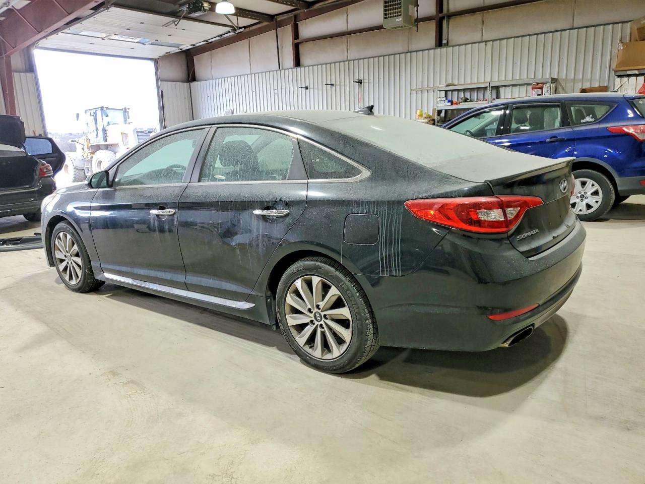 2015 HYUNDAI SONATA SPORT photo 2