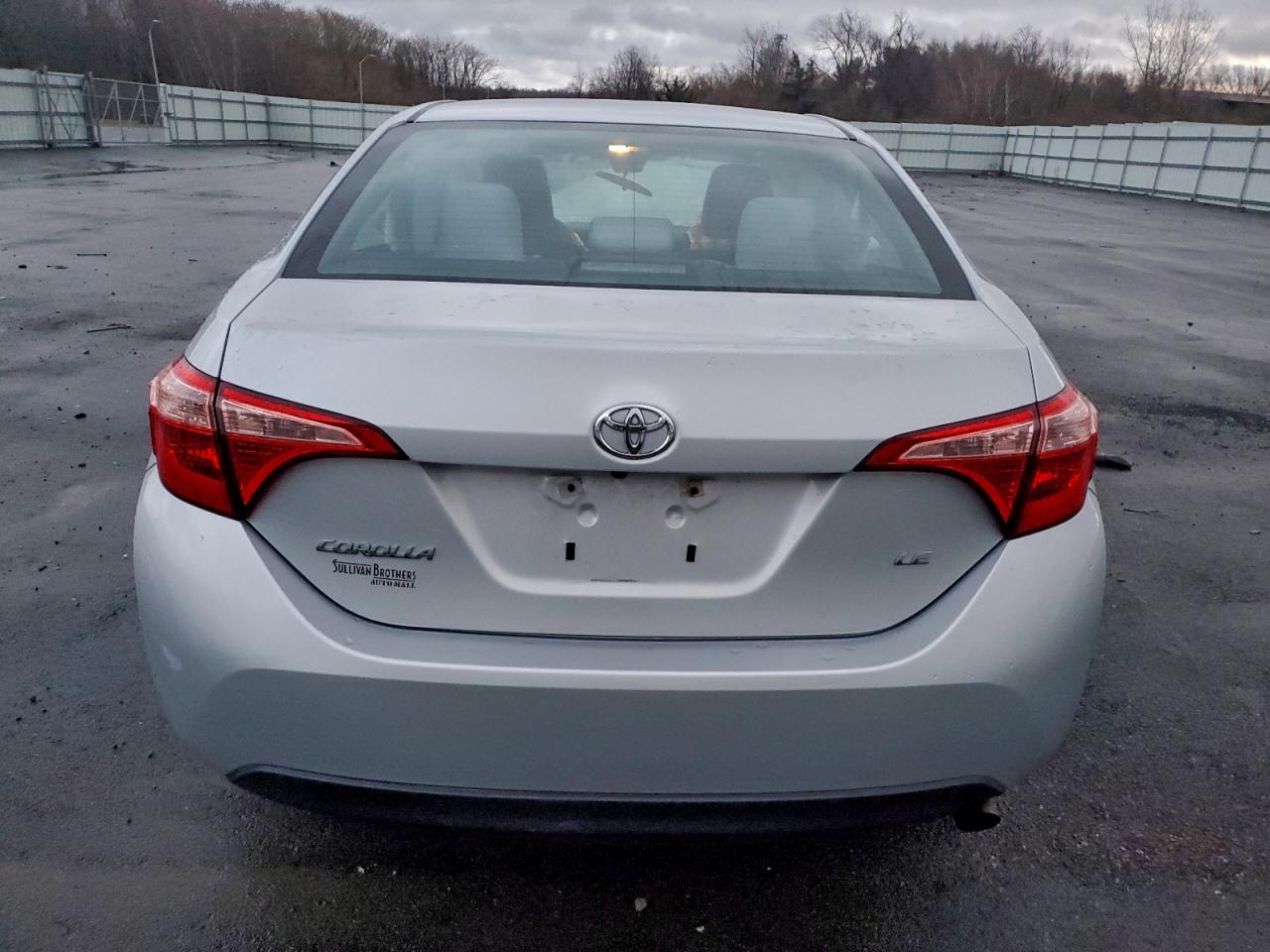 2017 TOYOTA COROLLA L photo 6
