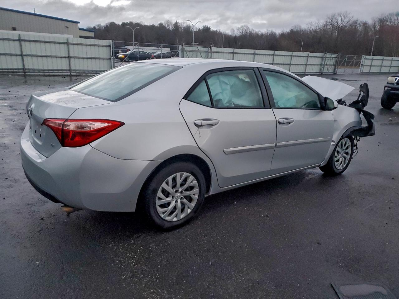 2017 TOYOTA COROLLA L photo 3