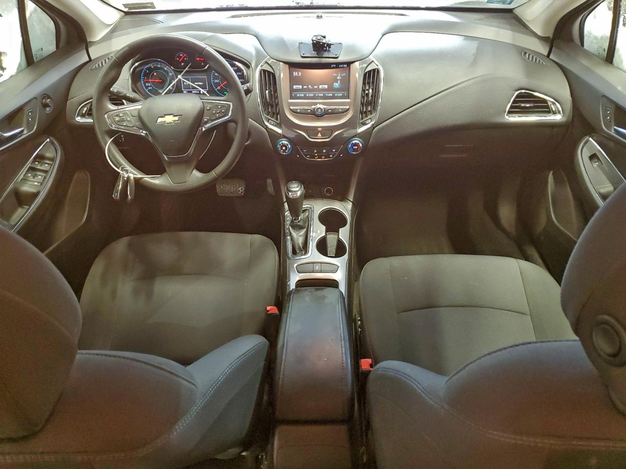 2017 CHEVROLET CRUZE LT photo 8