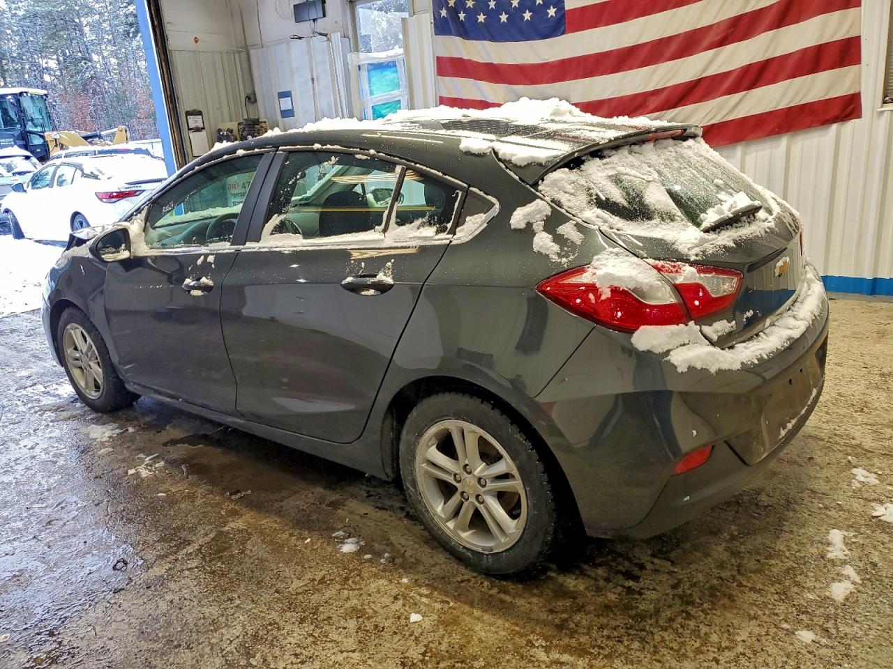2017 CHEVROLET CRUZE LT photo 2
