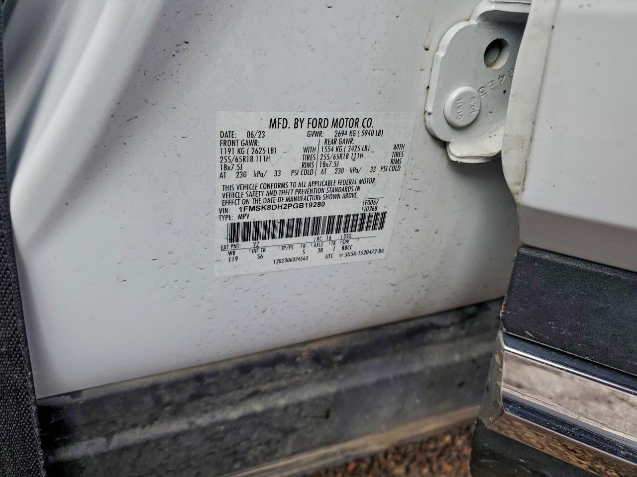 2023 FORD EXPLORER XLT photo 14