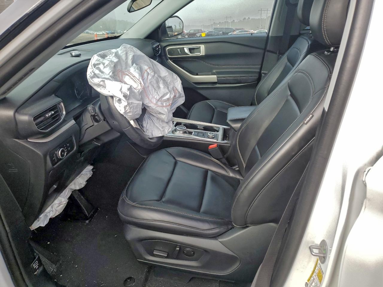 2023 FORD EXPLORER XLT photo 7
