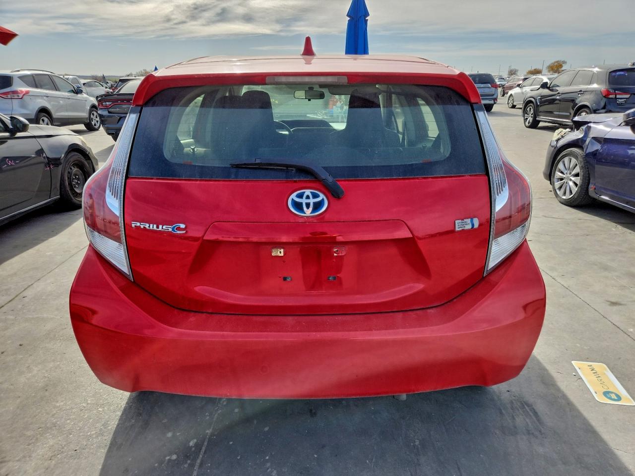 2016 TOYOTA PRIUS C photo 6