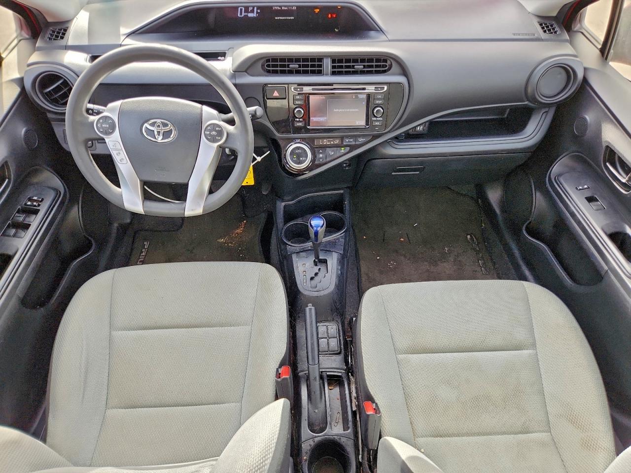2016 TOYOTA PRIUS C photo 8