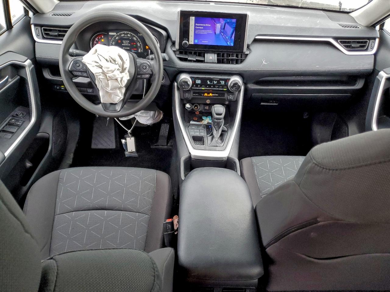 2024 TOYOTA RAV4 XLE photo 8