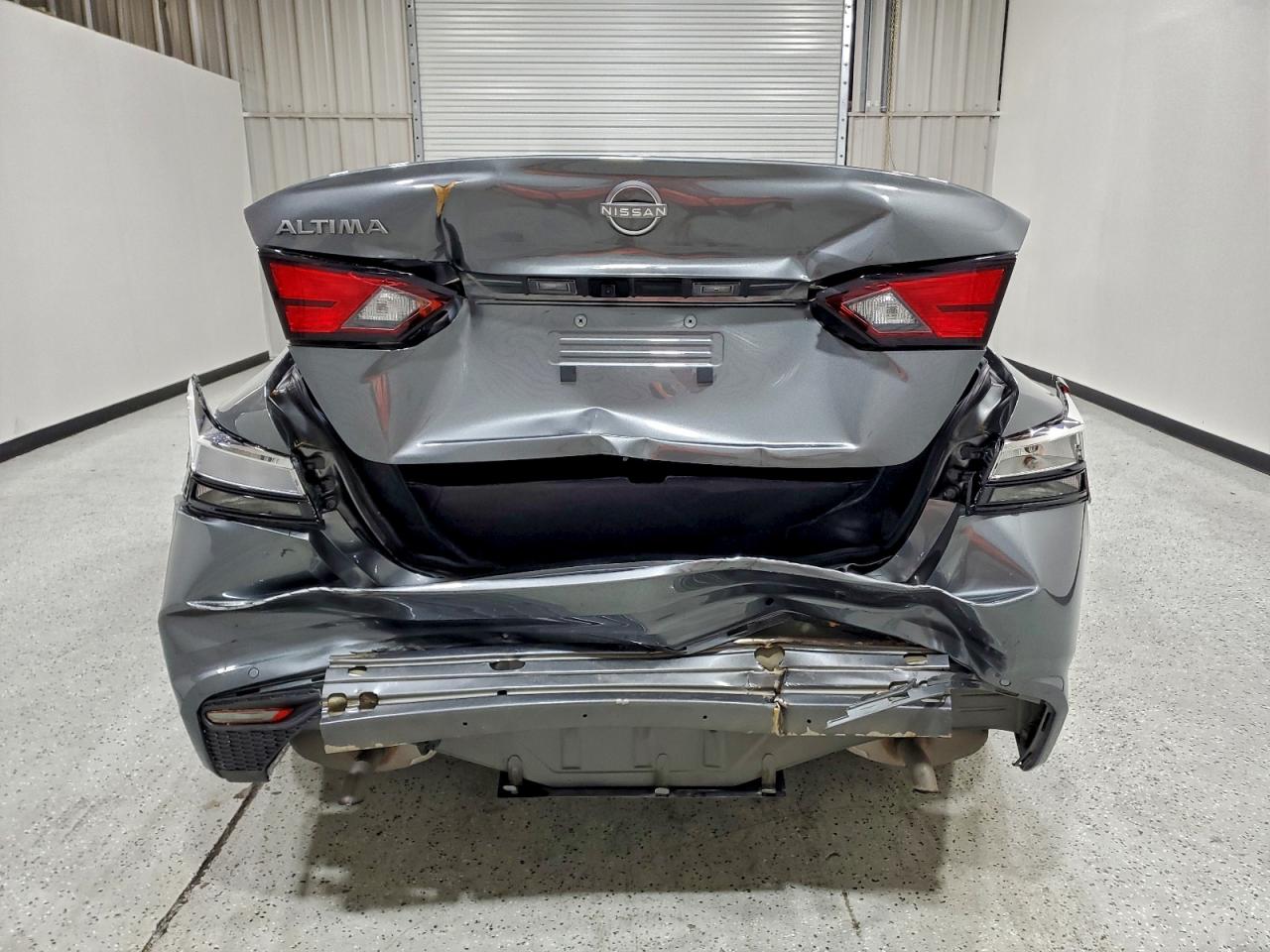 2025 NISSAN ALTIMA SV photo 6