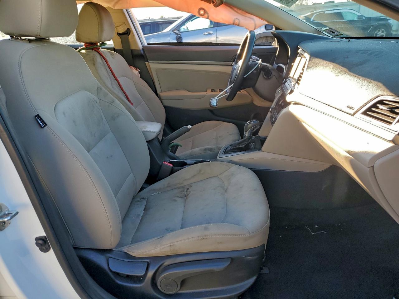2017 HYUNDAI ELANTRA SE photo 7