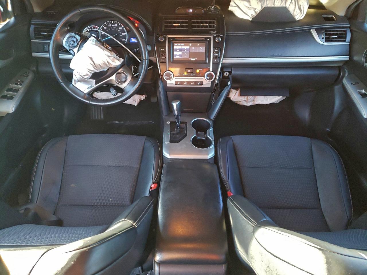 2014 TOYOTA CAMRY L photo 8