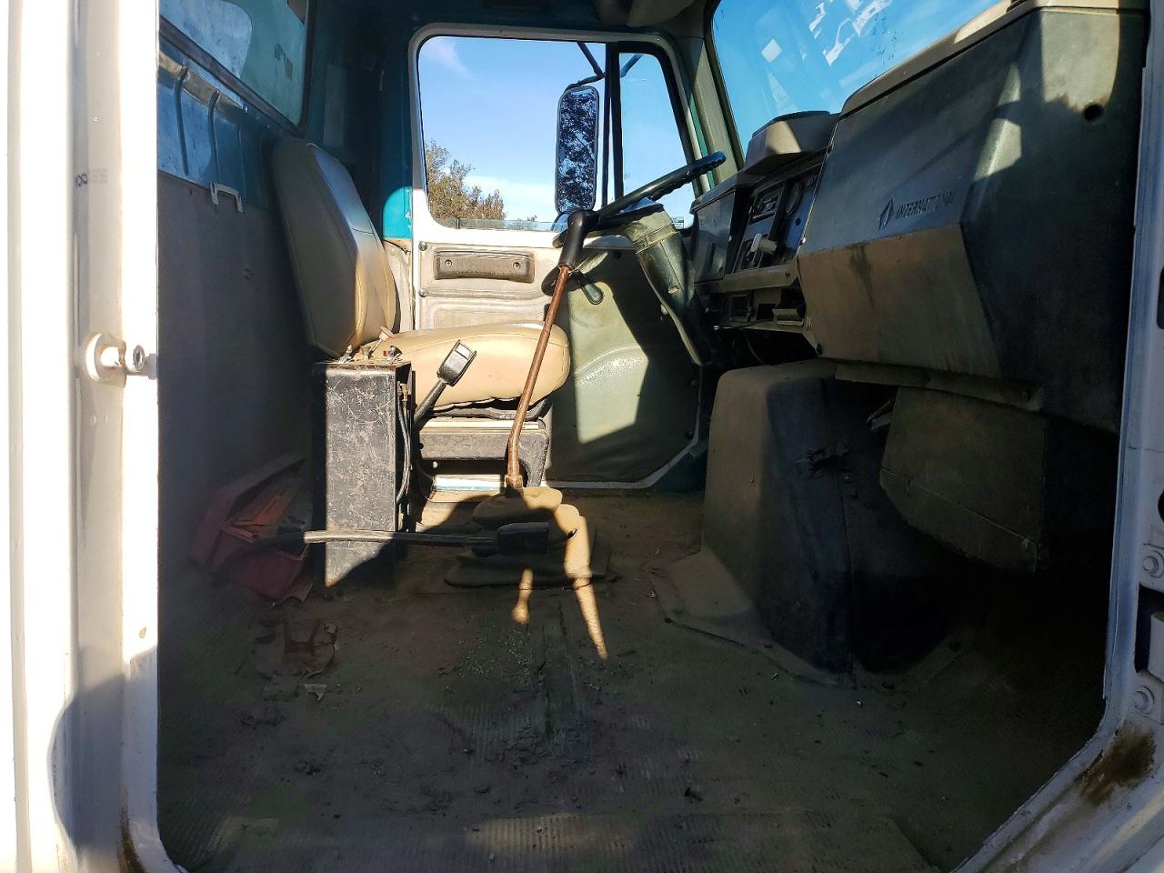 1996 INTERNATIONAL 4000 4700 photo 5