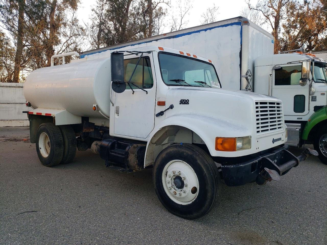 1996 INTERNATIONAL 4000