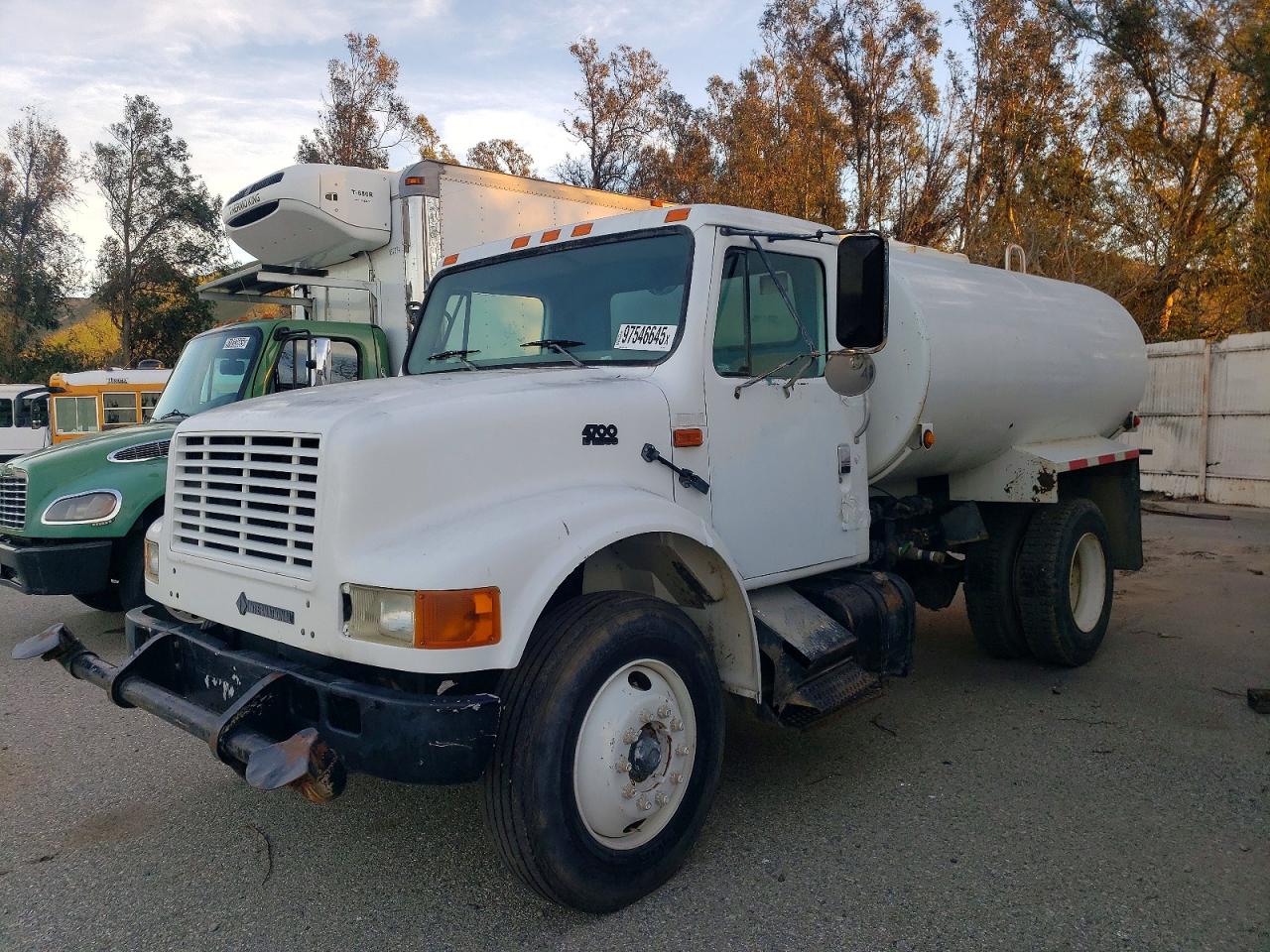 1996 INTERNATIONAL 4000 4700 photo 2