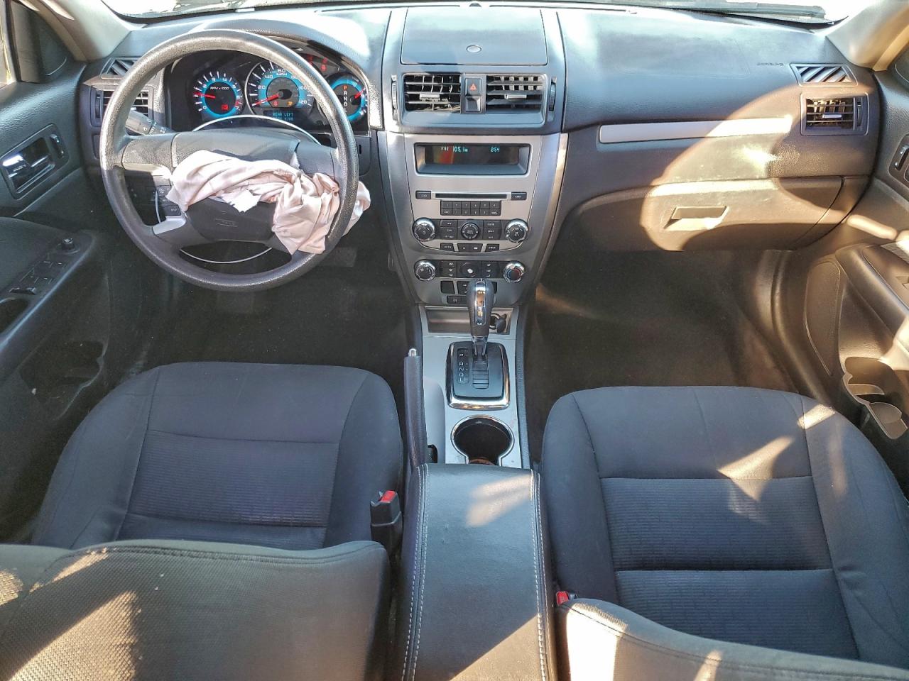 2011 FORD FUSION SE photo 8