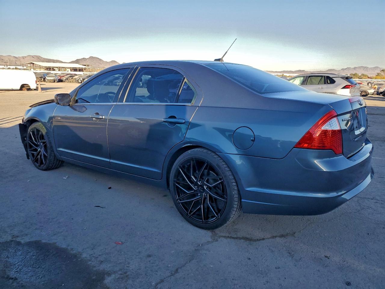 2011 FORD FUSION SE photo 2