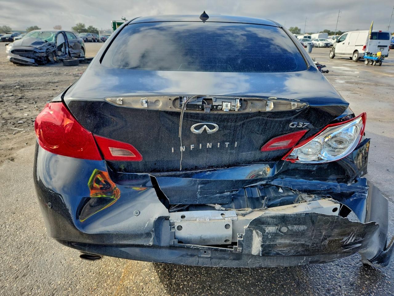 2010 INFINITI G37 BASE photo 6