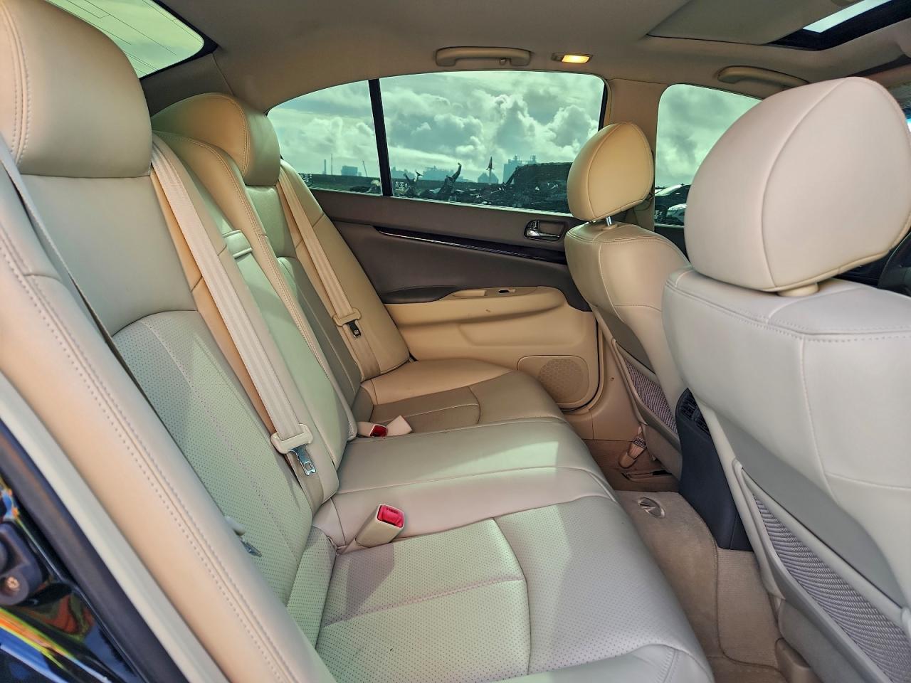 2010 INFINITI G37 BASE photo 10