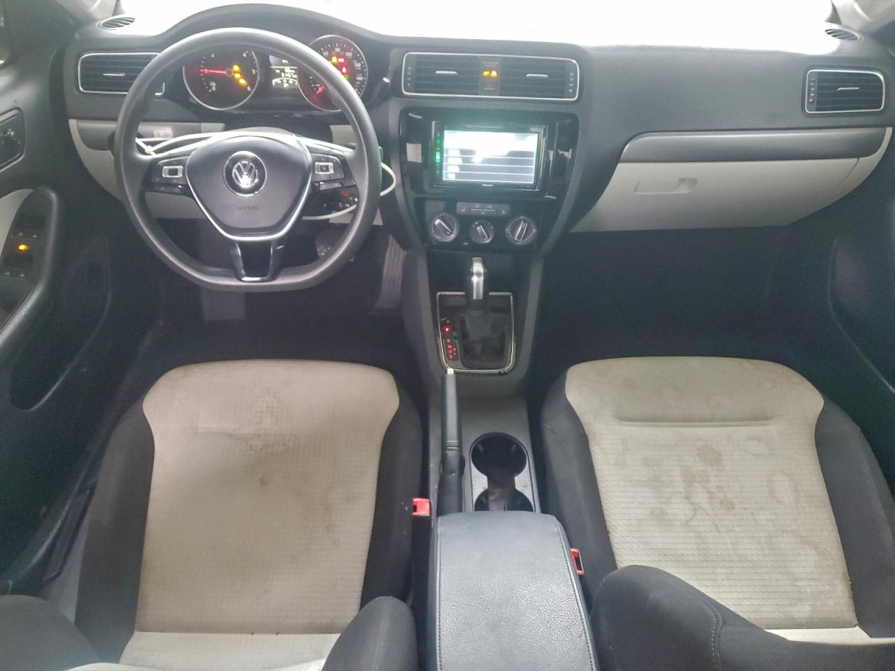 2015 VOLKSWAGEN JETTA TDI photo 8