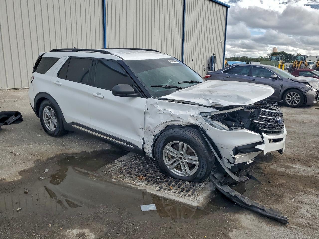 2021 FORD EXPLORER XLT photo 4