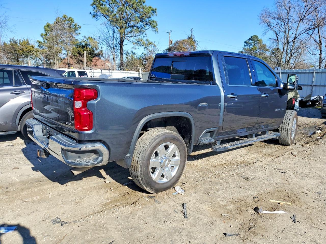 2020 CHEVROLET SILVERADO K3500 LTZ photo 3