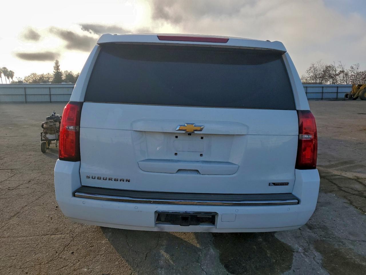 2018 CHEVROLET SUBURBAN C1500 PREMIER photo 6