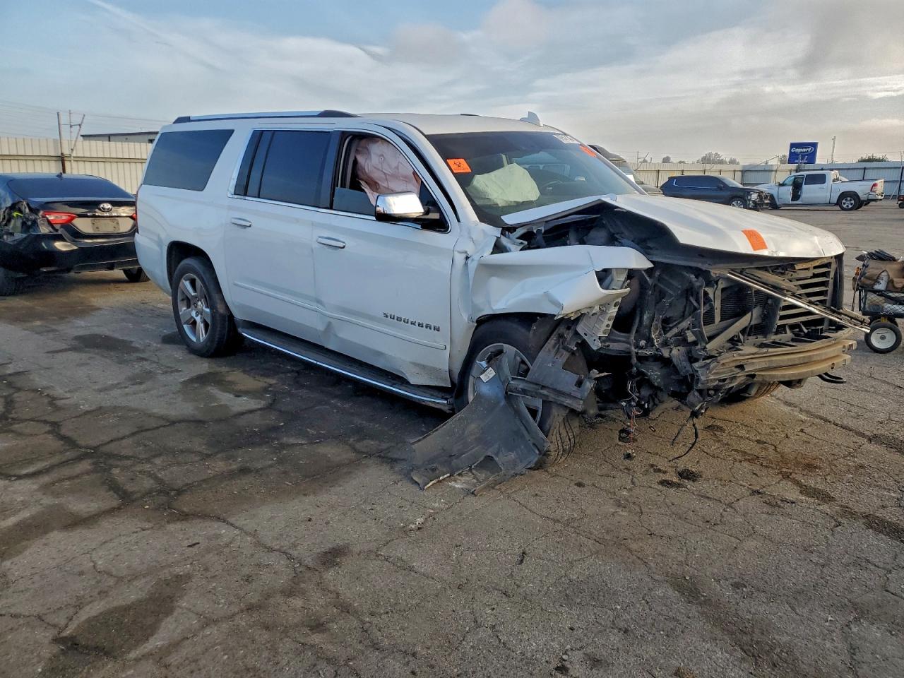 2018 CHEVROLET SUBURBAN C1500 PREMIER photo 4