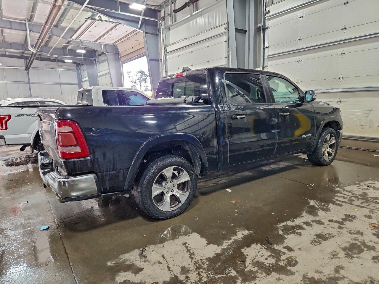 2019 RAM 1500 LARAMIE photo 3