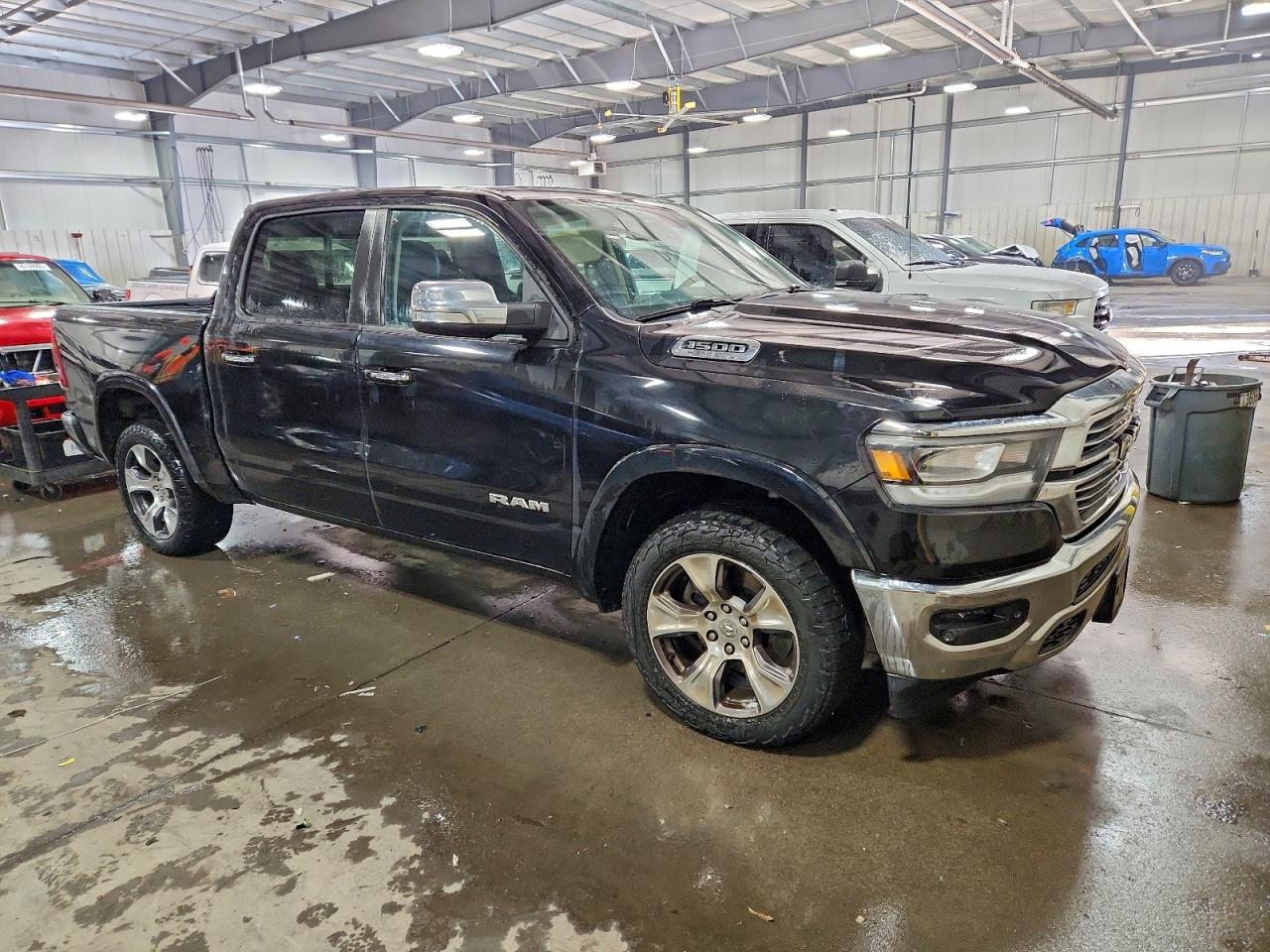 2019 RAM 1500 LARAMIE photo 4