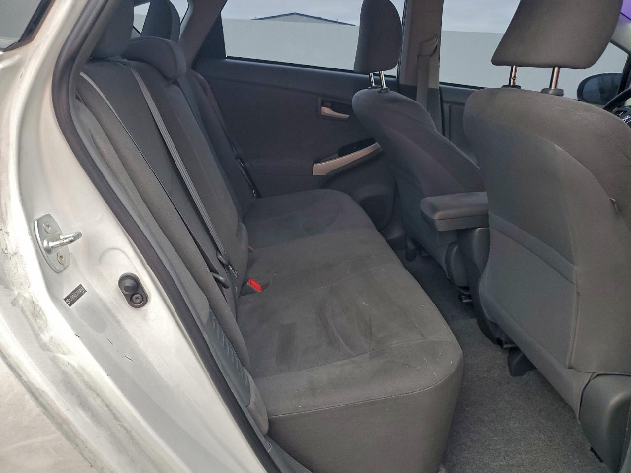 2010 TOYOTA PRIUS photo 11
