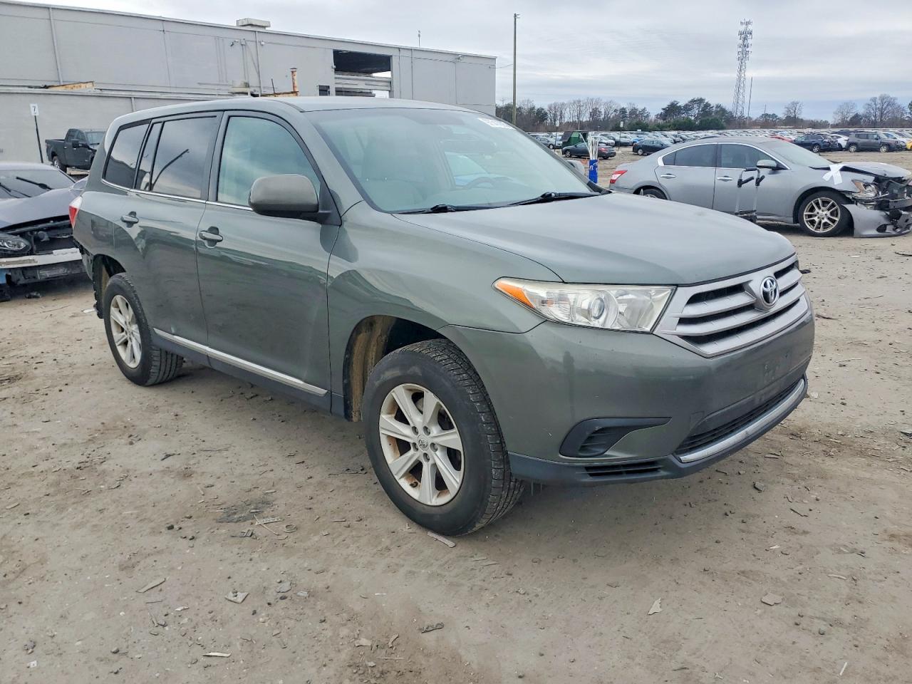 2013 TOYOTA HIGHLANDER BASE photo 4