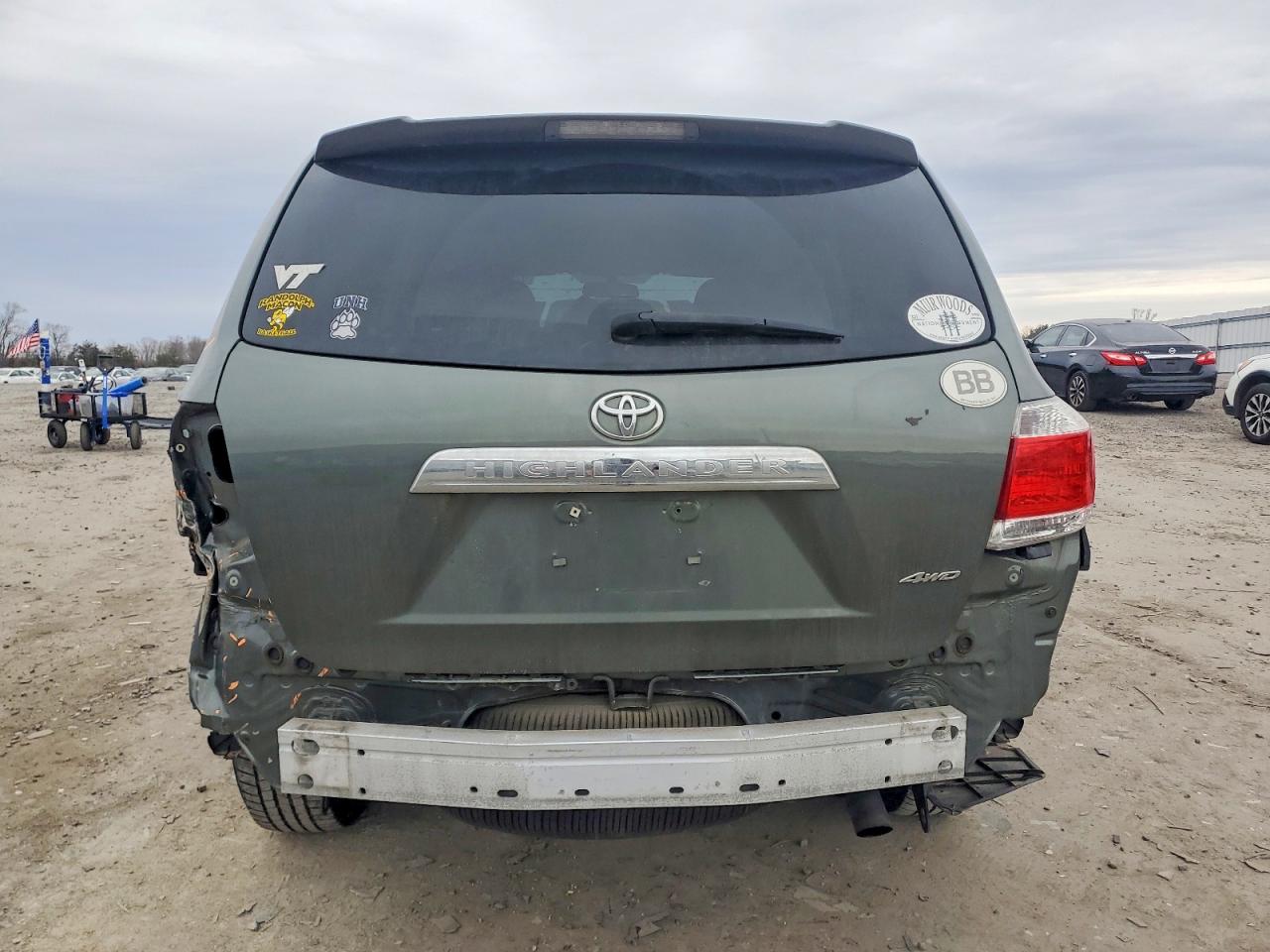 2013 TOYOTA HIGHLANDER BASE photo 6