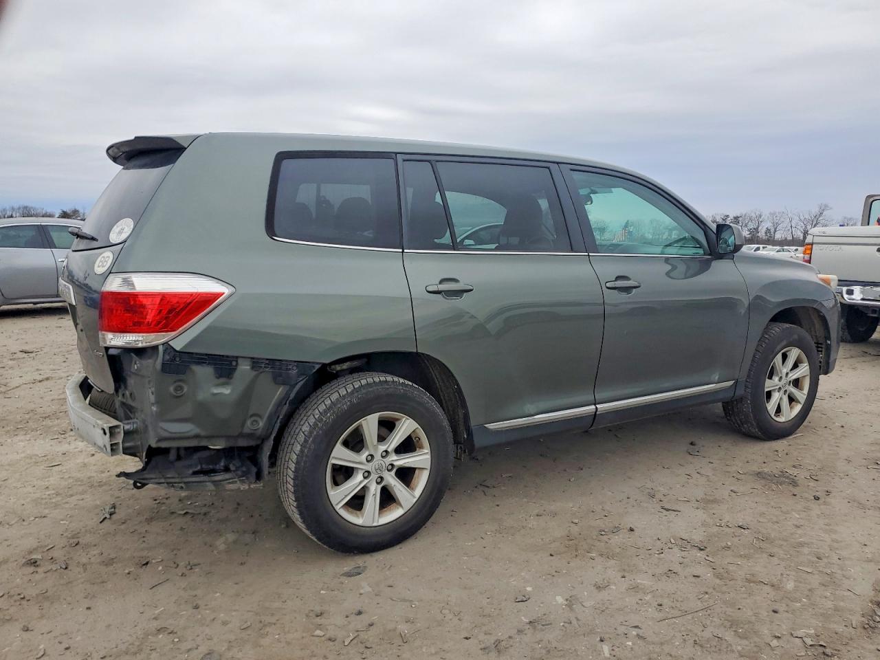 2013 TOYOTA HIGHLANDER BASE photo 3