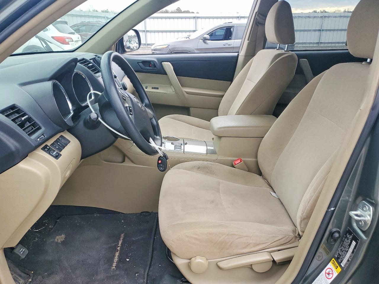 2013 TOYOTA HIGHLANDER BASE photo 7