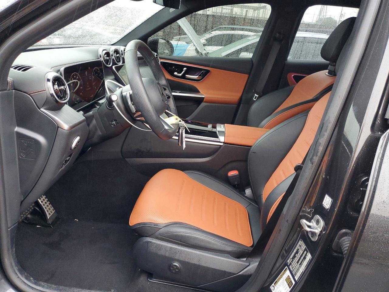 2025 MERCEDES-BENZ GLC 300 photo 7