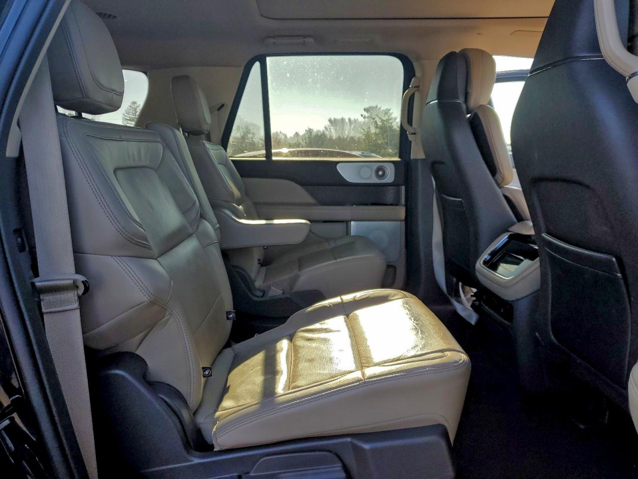 2024 LINCOLN NAVIGATOR L RESERVE photo 11