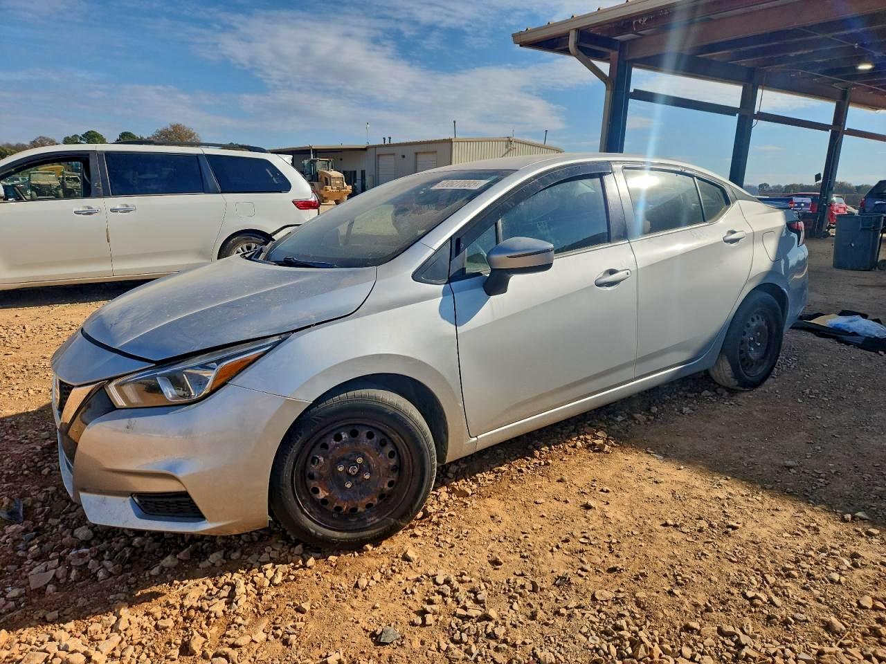 2020 NISSAN VERSA