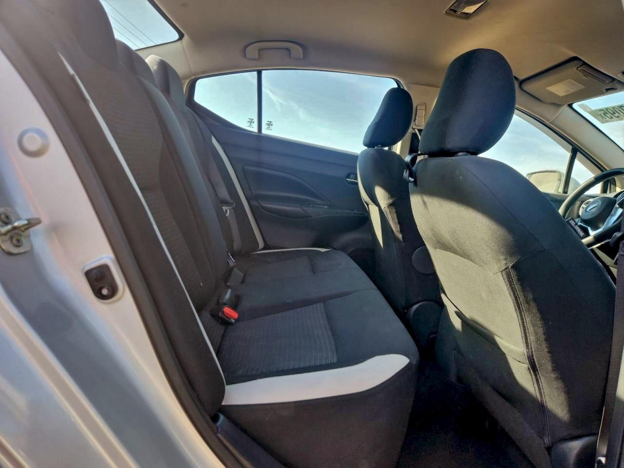 2020 NISSAN VERSA SV photo 10