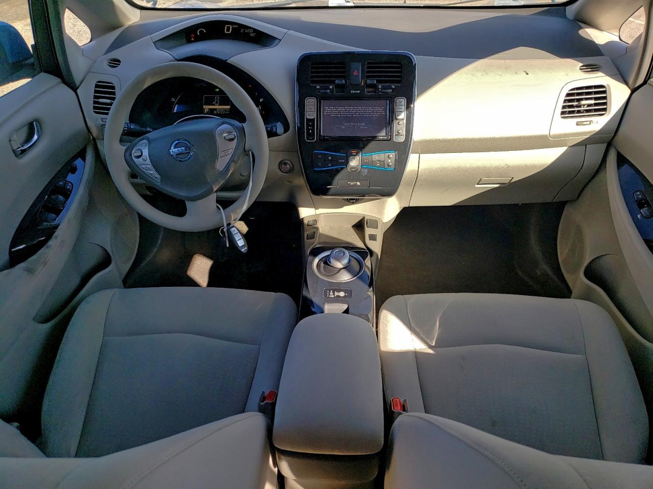 2011 NISSAN LEAF SV photo 8