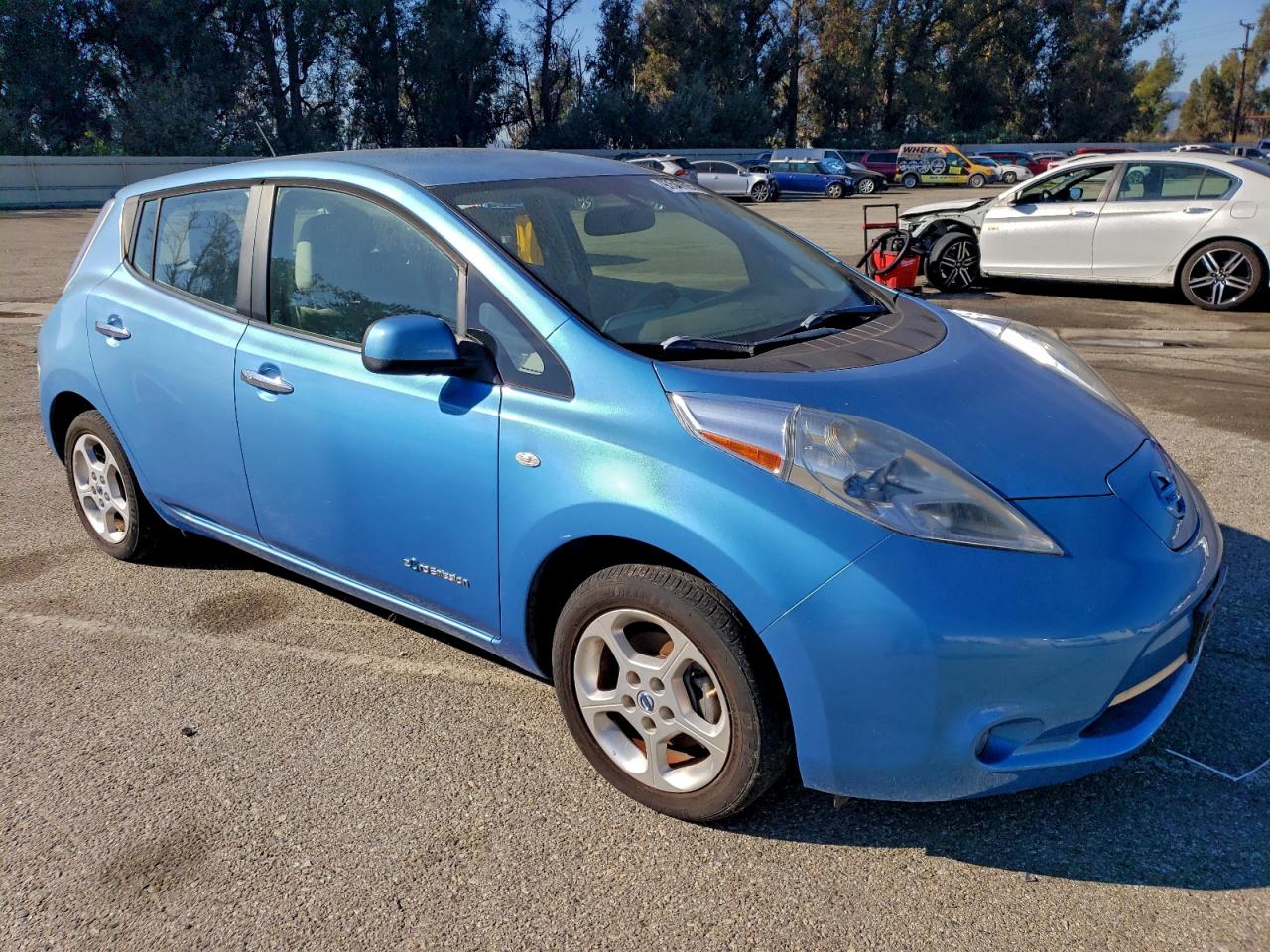 2011 NISSAN LEAF SV photo 4