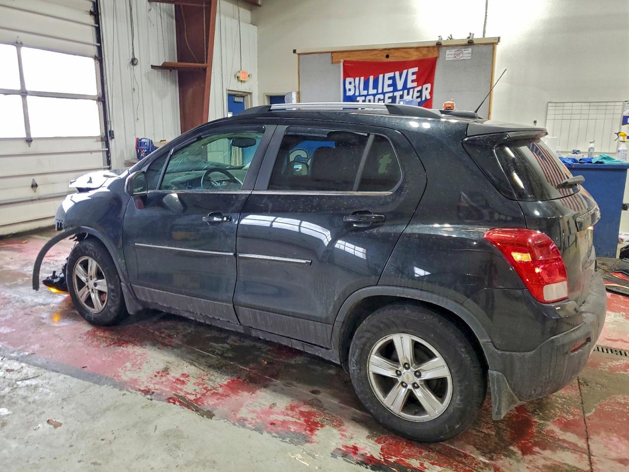 2015 CHEVROLET TRAX 1LT photo 2