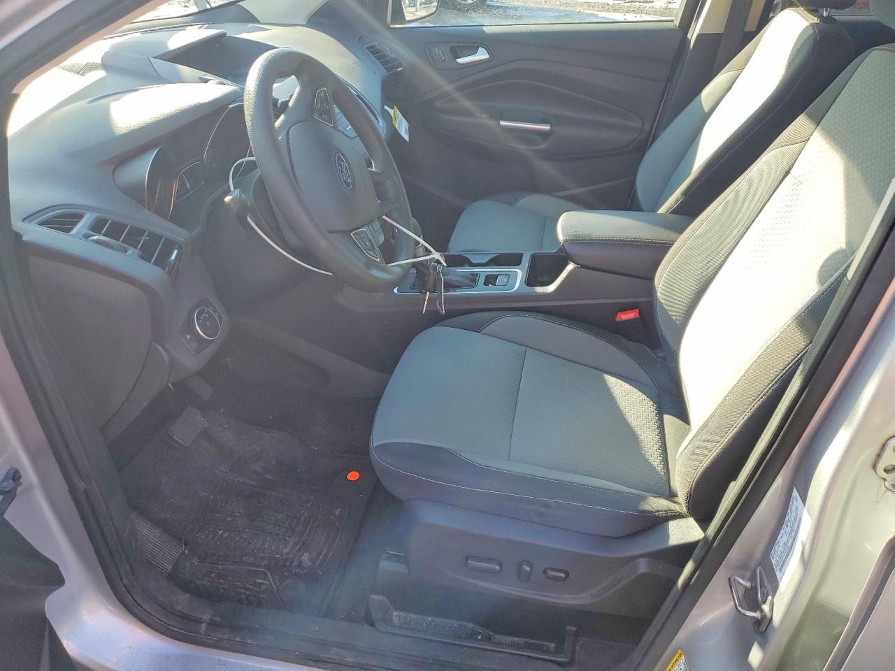 2017 FORD ESCAPE SE photo 7