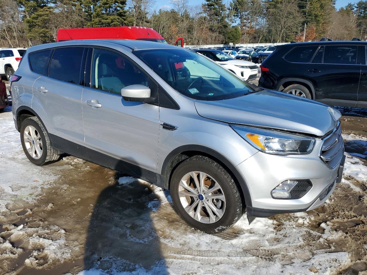 2017 FORD ESCAPE SE photo 4