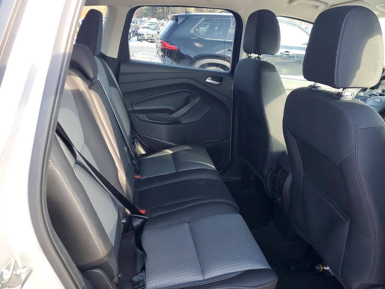 2017 FORD ESCAPE SE photo 11