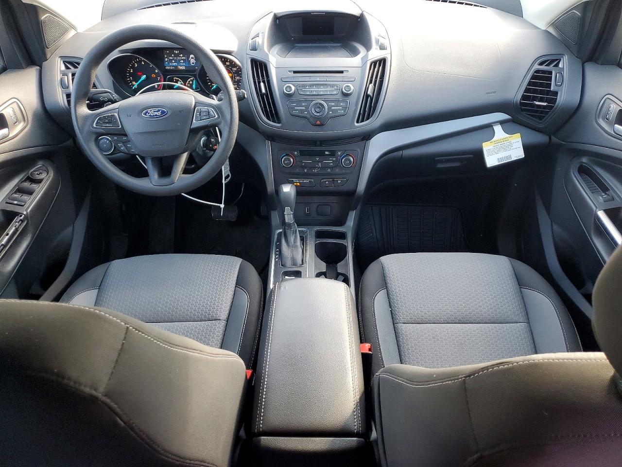 2017 FORD ESCAPE SE photo 8