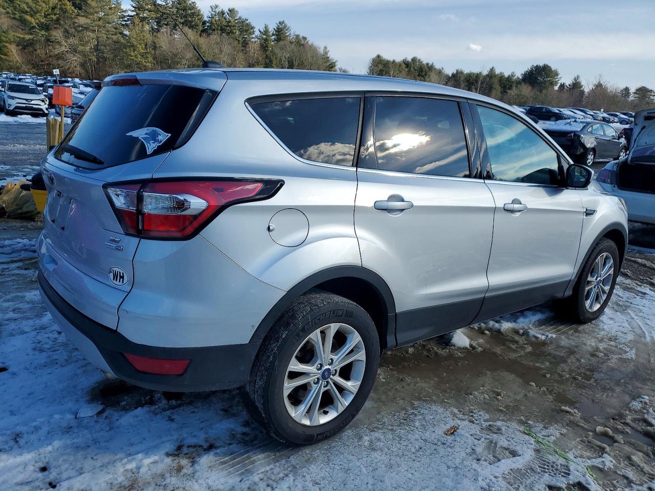 2017 FORD ESCAPE SE photo 3