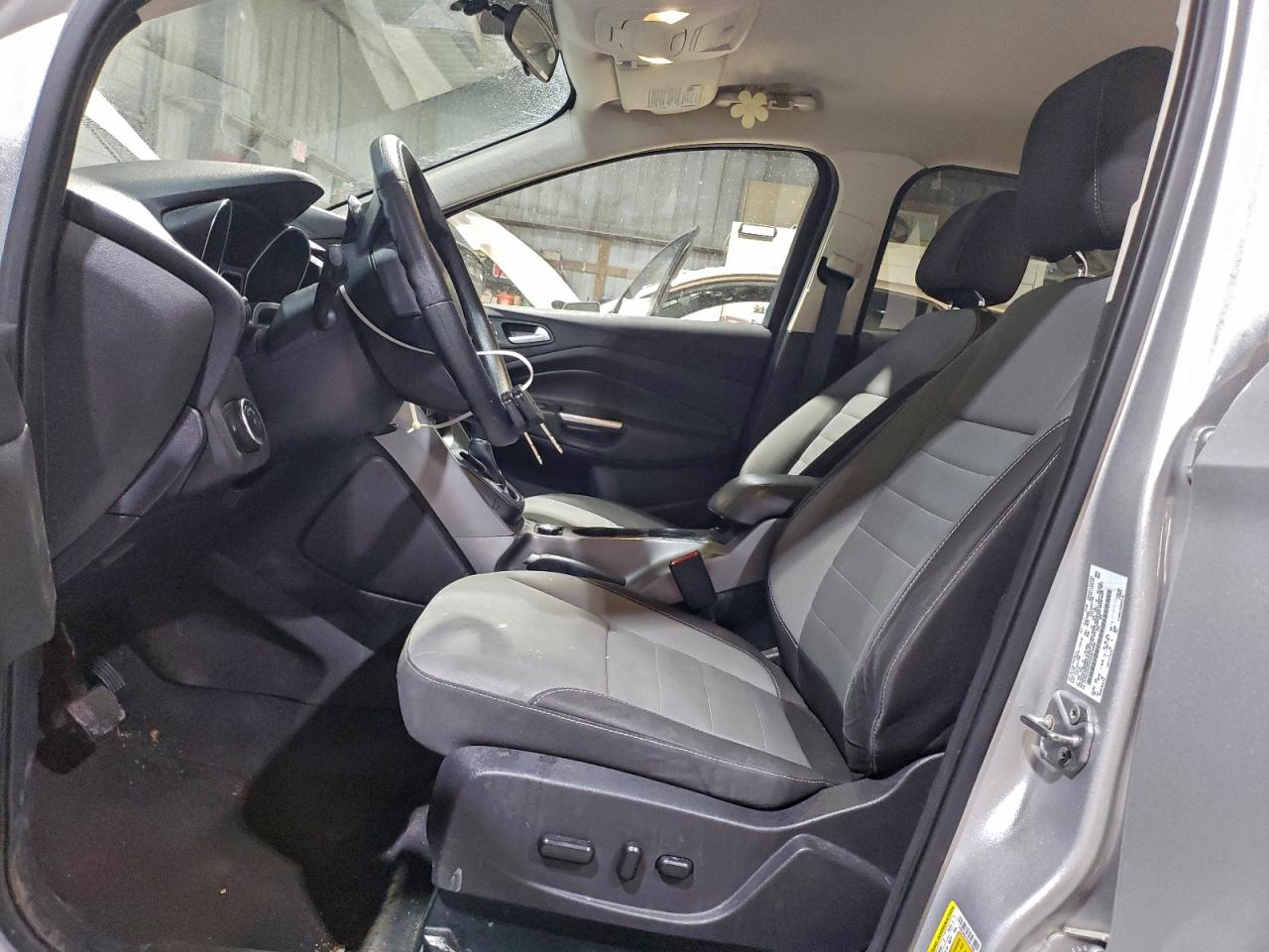 2016 FORD ESCAPE SE photo 7