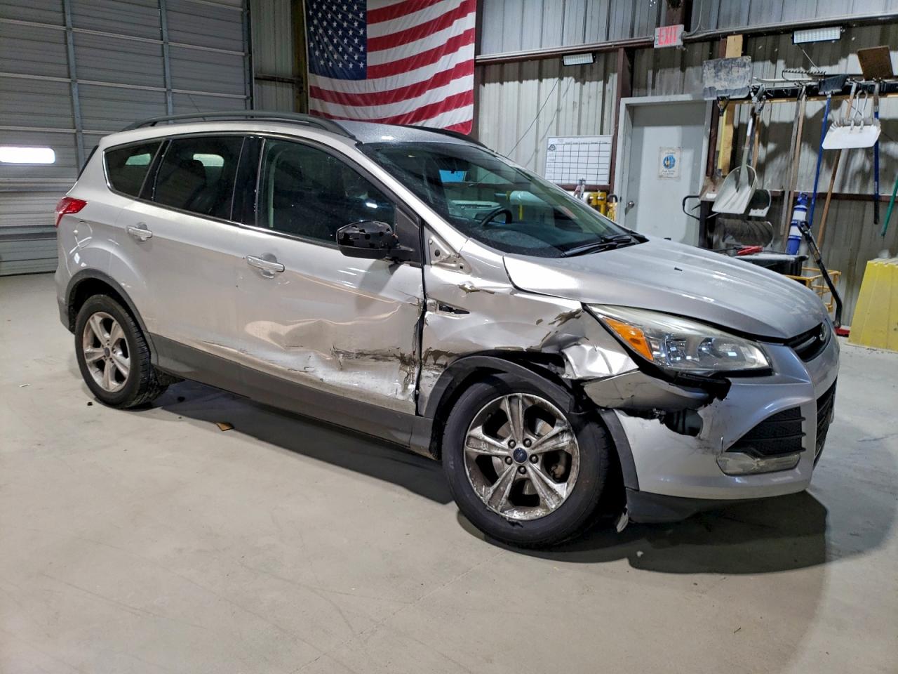 2016 FORD ESCAPE SE photo 4