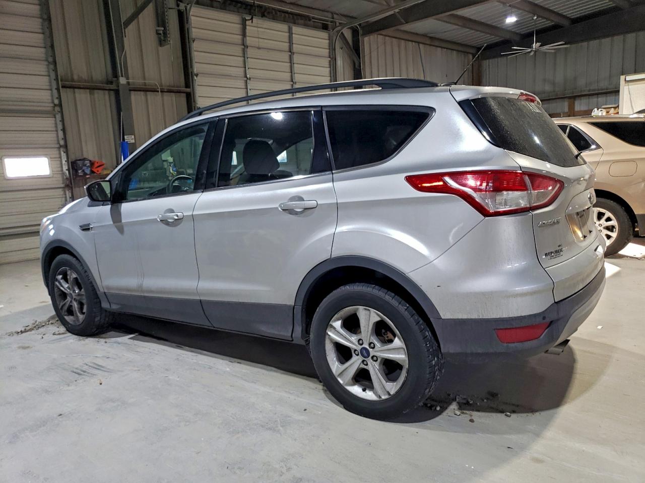2016 FORD ESCAPE SE photo 2